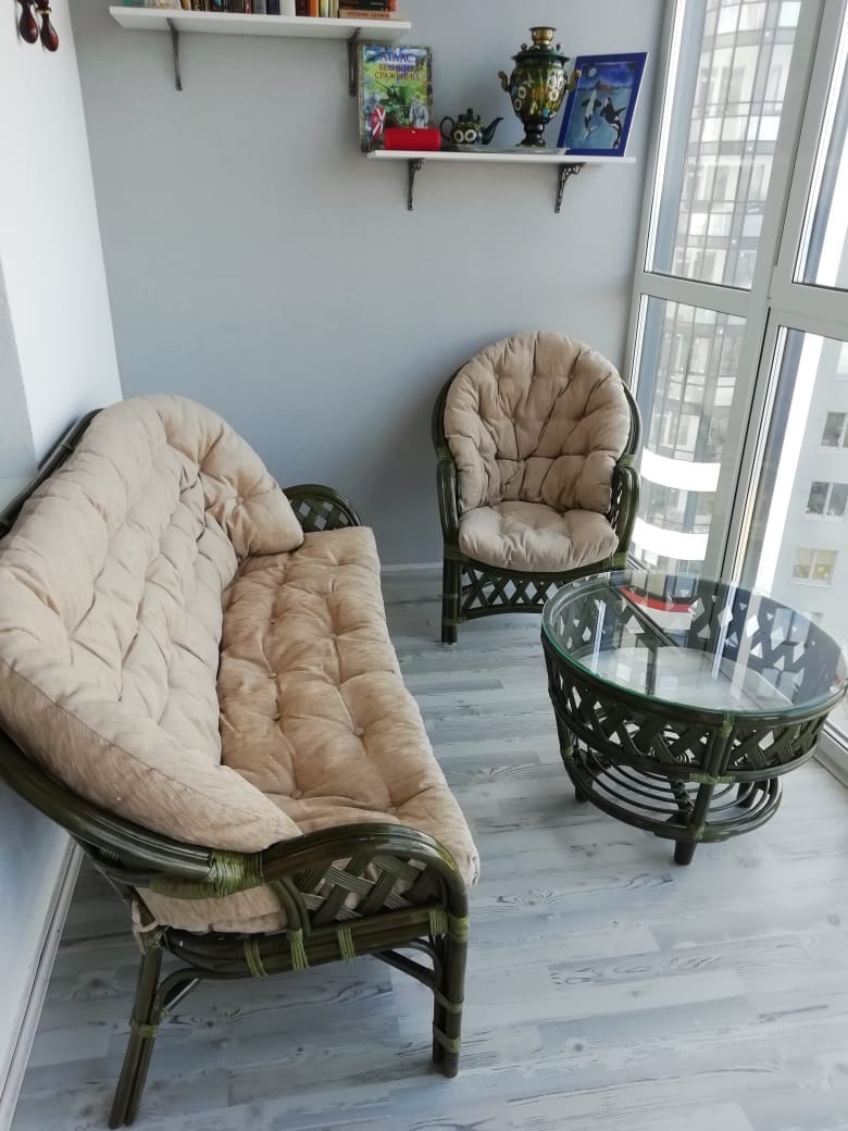 Плетёная мебель на балконе – варианты оформления!