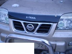 Дефлектор капота Nissan X-Trail T30 2000-2007 (с надписью)