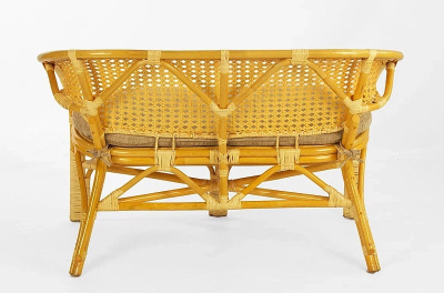 02/15 IND Пеланги диван с овальным столом мед 