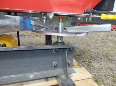 Разбрасыватель D-pol РУМ-1000