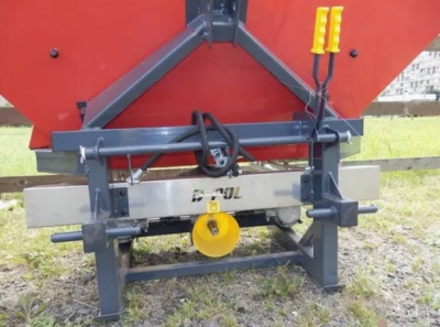 Разбрасыватель D-pol РУМ-1000