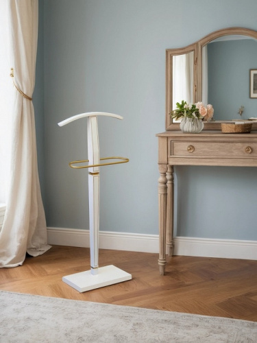 Вешалка костюмная В 70 белый ясень/золото 