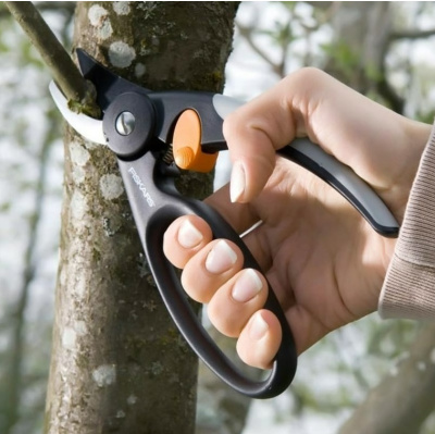 Секатор Fiskars 1001534 / 111440