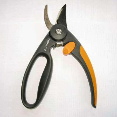 Секатор Fiskars 1001534 / 111440