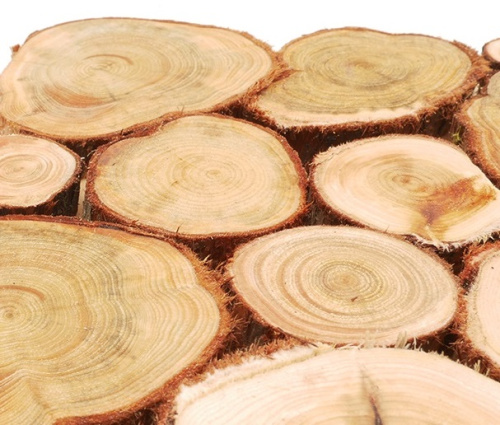 Панно из спилов можжевельника 700х700 мм 