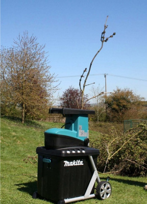 Садовый измельчитель Makita UD2500
