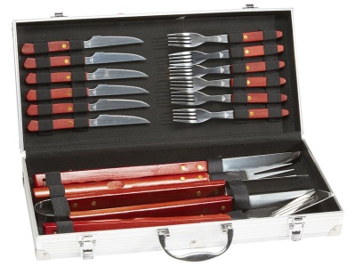 Набор аксессуаров для приготовления мяса в чемодане 16 пр.