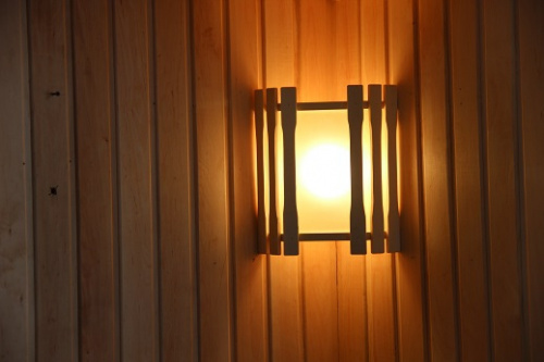 Абажур для бани Doorwood угловой с одним стеклом (АУ1-1С)