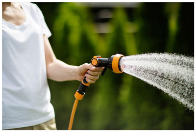 Пистолет-распылитель регулируемый FISKARS MULTI